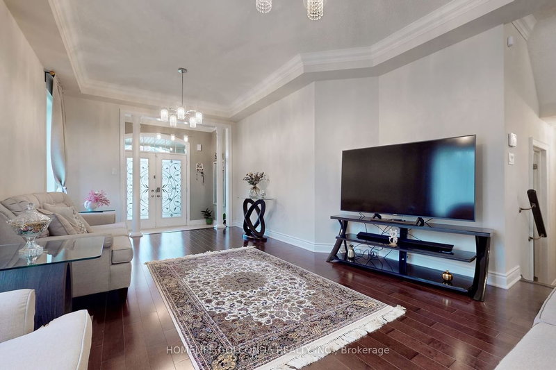 7 Gamble Glen Cres, Richmond Hill, L4S 2T3 | Image 3