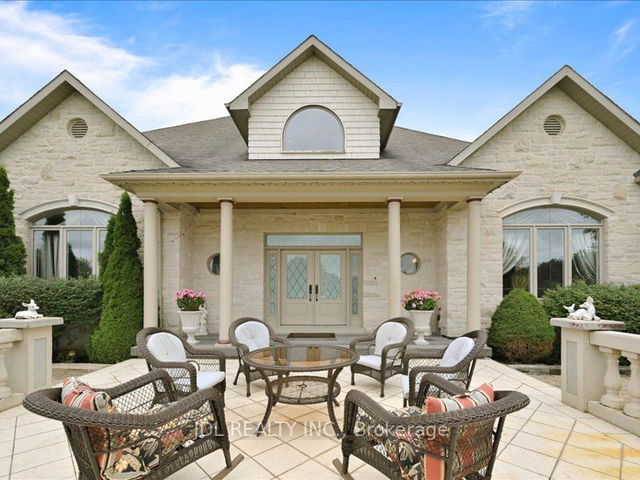 15 Lake Woods Drive