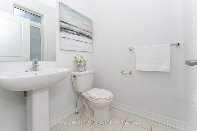 1514 Mcroberts Cres, Innisfil, L9S 4R7 | Image 3