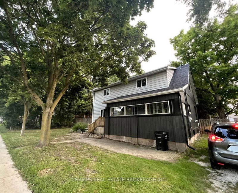 home for lease on 102 Queen Street S