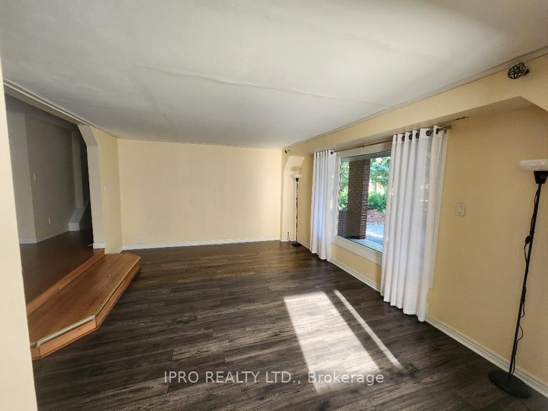 77 Sunset Beach Rd S, Richmond Hill, L4E 3G7 | Image 3