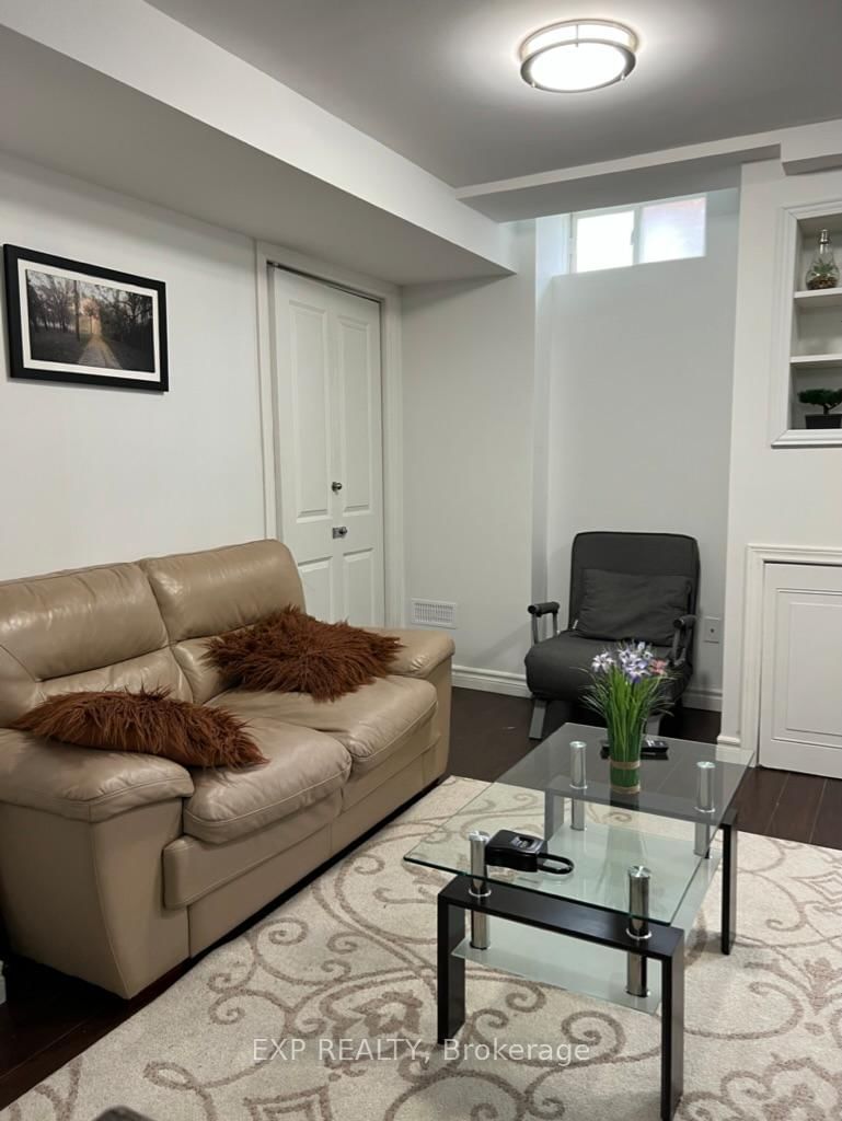 Unit B - 33 Saltspring Dr, Markham, L6E 2H1 | Image 2