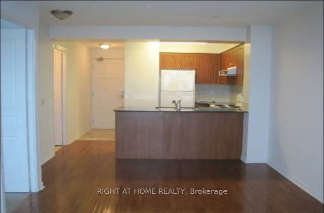 1114 - 330 Red Maple Road