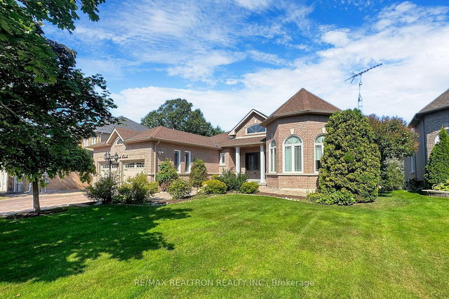 553 Holgate Circle