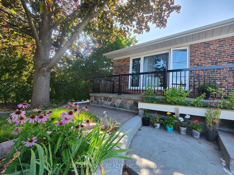 Bsmt - 302 Crosby Ave, Richmond Hill, L4C 2R6 | Image 3