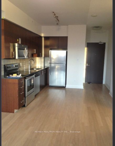 1509 - 75 North Park Road