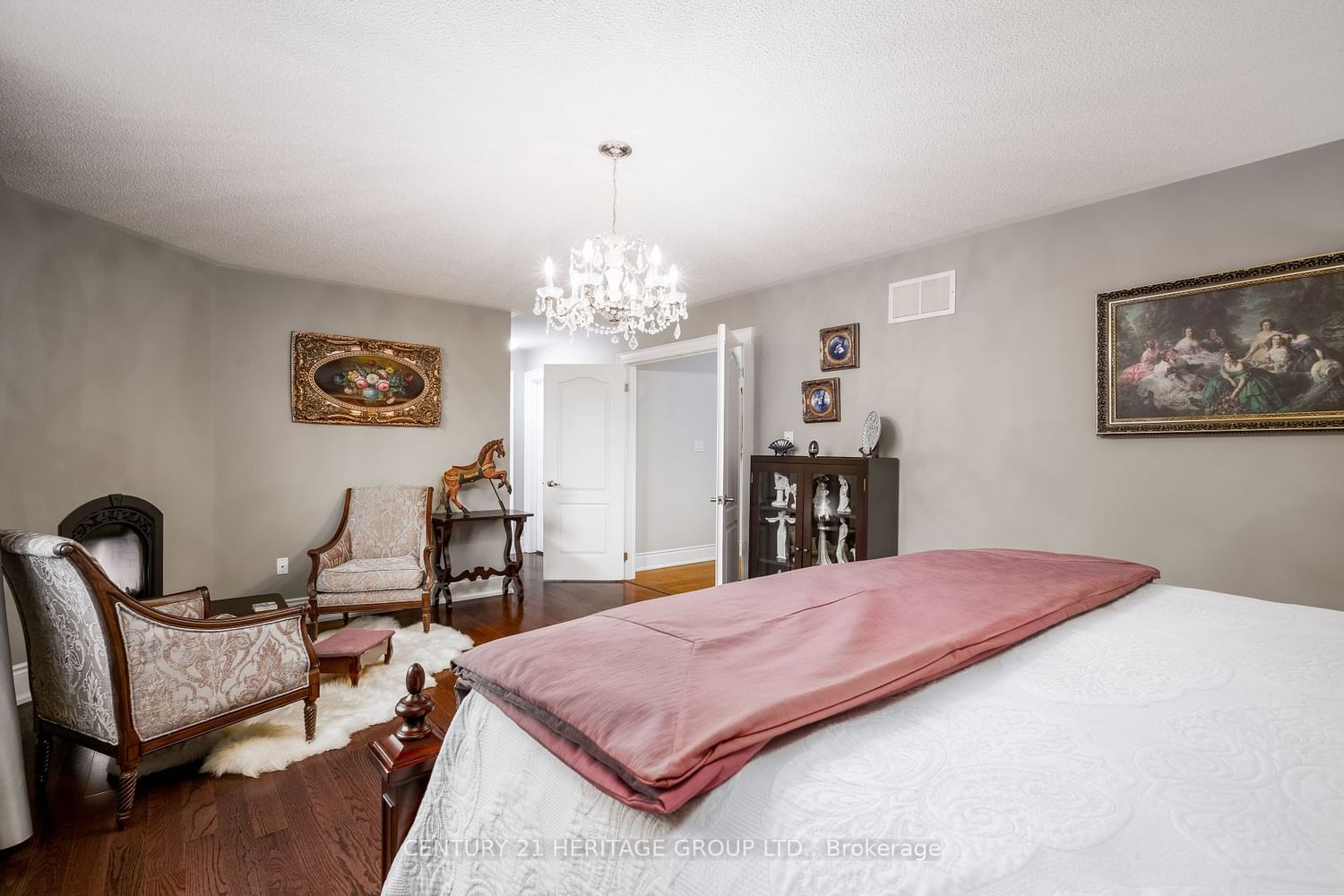 Listing Image 19