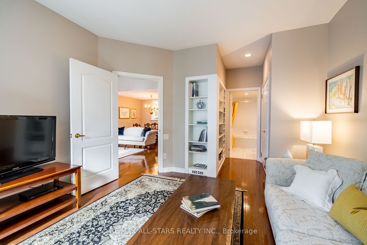 Listing Image 19