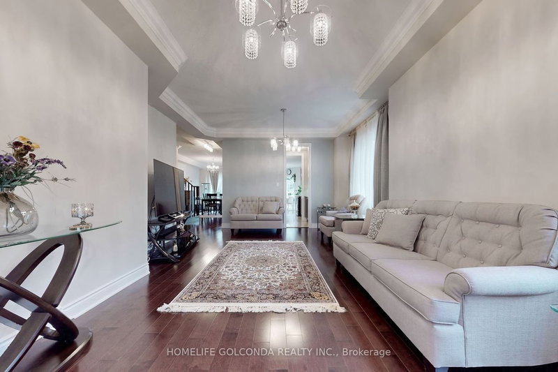 7 Gamble Glen Cres, Richmond Hill, L4S 2T3 | Image 3