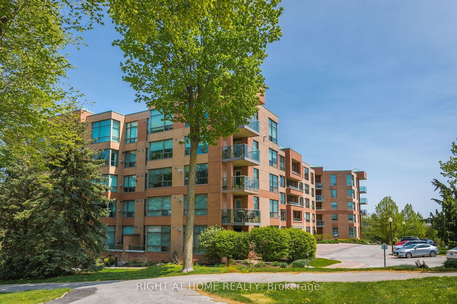 Condo sold at 412-4 Briar Hill Heights, New Tecumseth, Rural New Tecumseth, L9R 1Z7 - MLS: N6795314