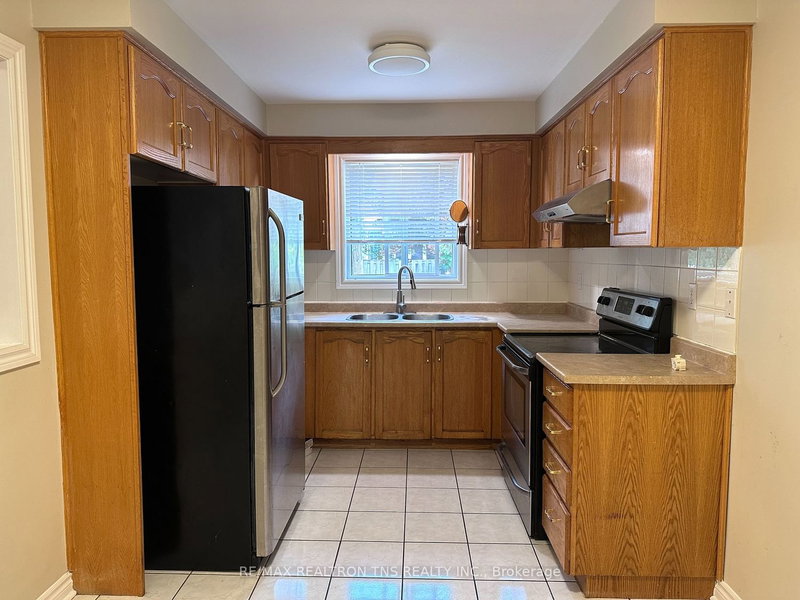 149 Kimono Cres, Richmond Hill, L4S 1A5 | Image 3