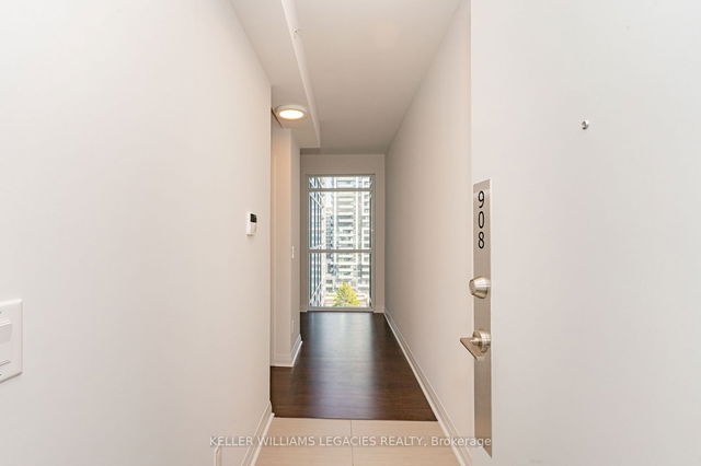 908 - 55 oneida Crescent