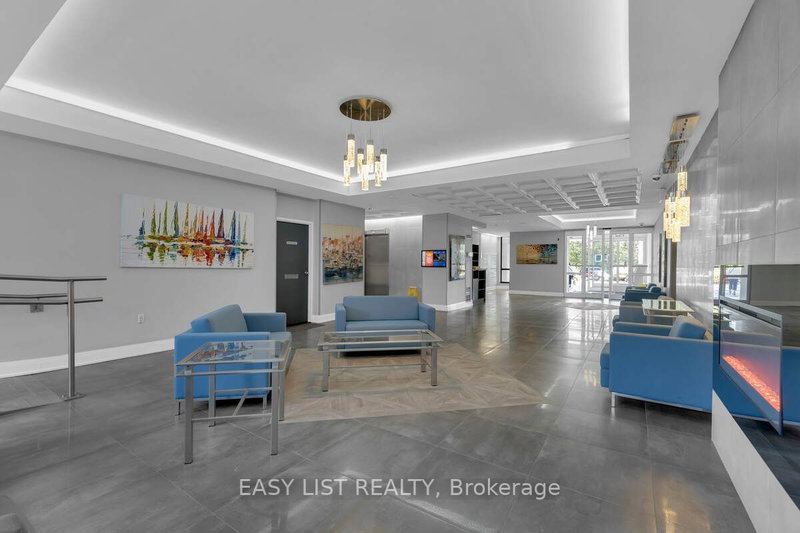 810 - 20 Harding Blvd W, Richmond Hill, L4C 9S4 | Image 2