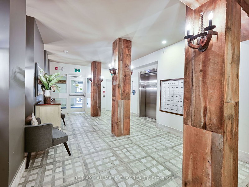 304 - 157 Wellington St E, New Tecumseth, L9R 0R7 | Image 3