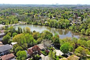 289 Emerald Isle Crt, Richmond Hill, L4C 4E3 | Image 2