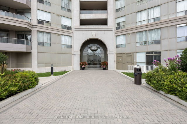 303 - 9015 Leslie Street