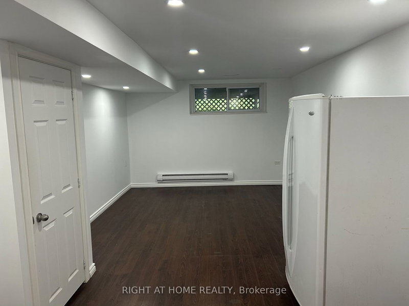 Lower - 411 Sandford St, Newmarket, L3Y 4S5 | Image 3