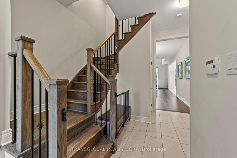 604 Marc Santi Blvd, Vaughan, L6A 4Z8 | Image 2