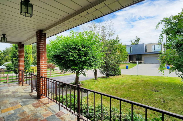 92 Meadowview Avenue