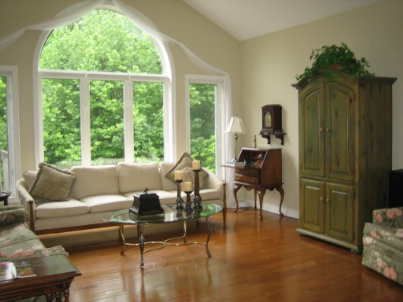 932 Shadrach Dr, Newmarket, L3X2H4 | Image 3