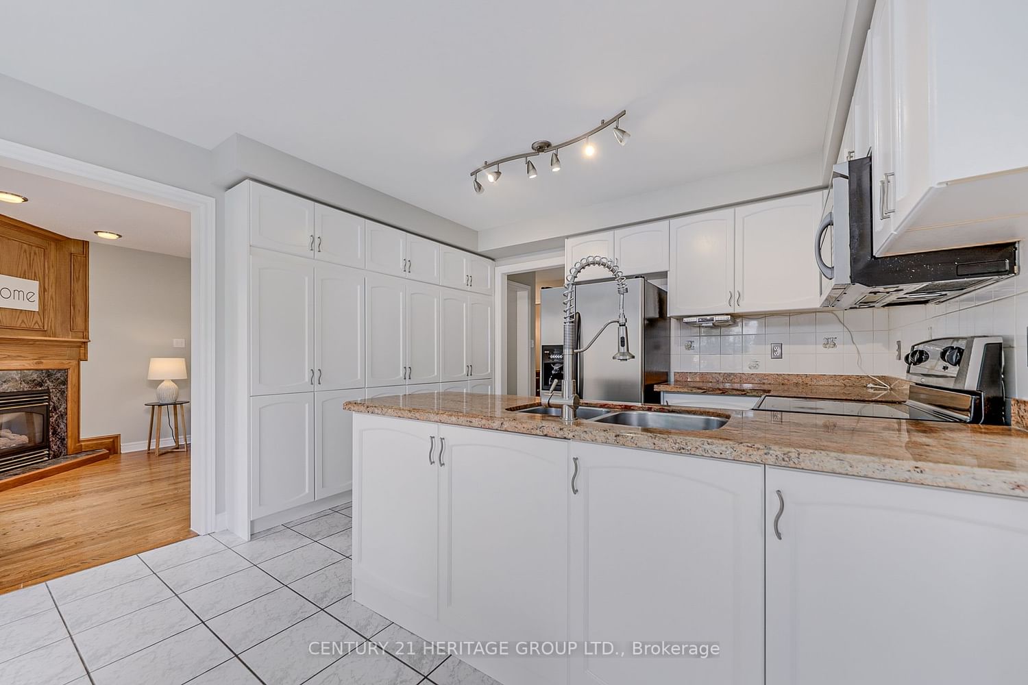 Listing Image 7