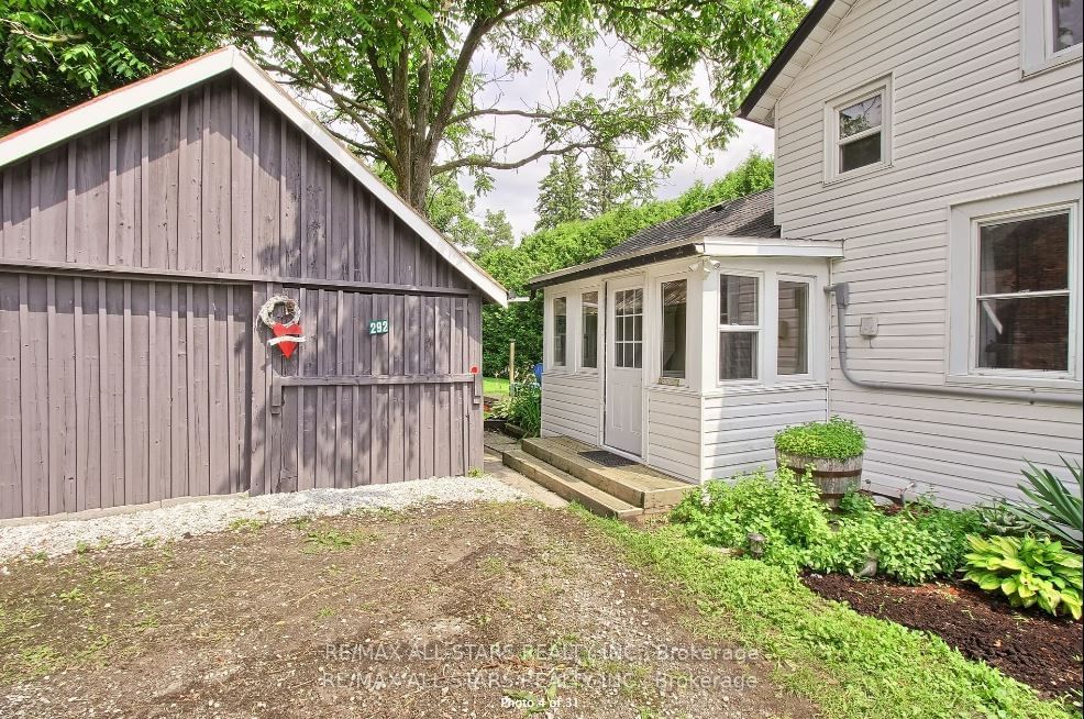 Listing Image 4