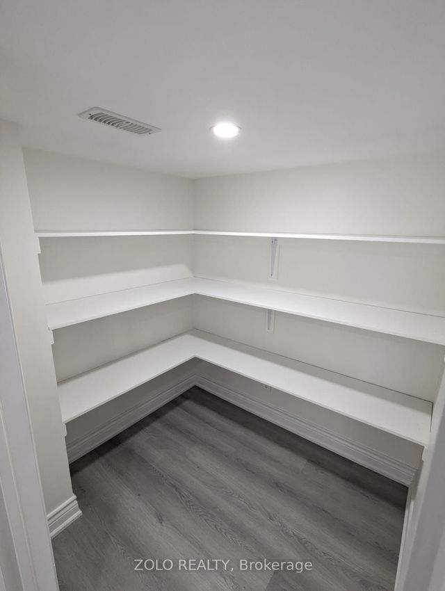 21 Jeffrey Nihda Crescent