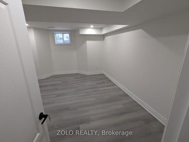 21 Jeffrey Nihda Crescent