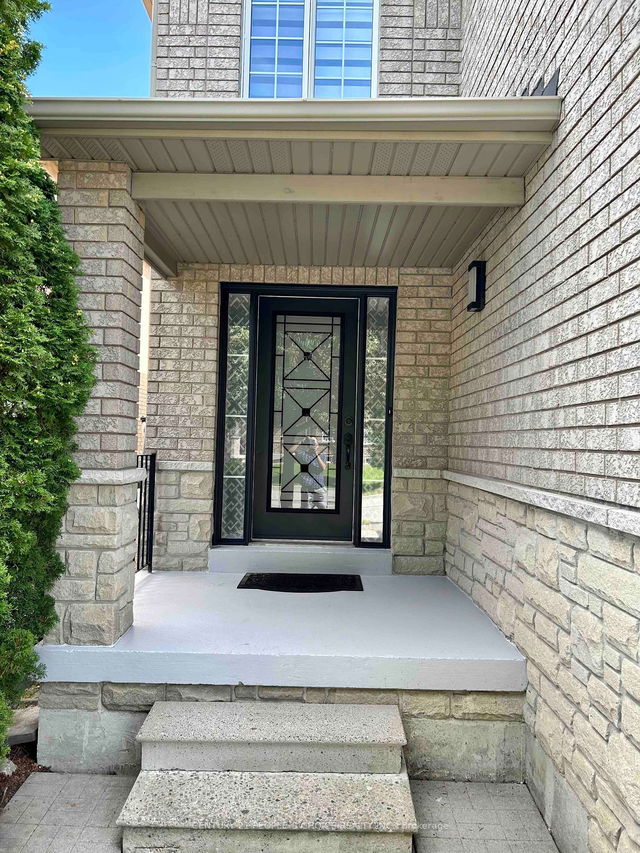 51 Echo Ridge Crescent