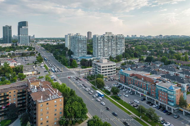 210 - 7378 Yonge Street