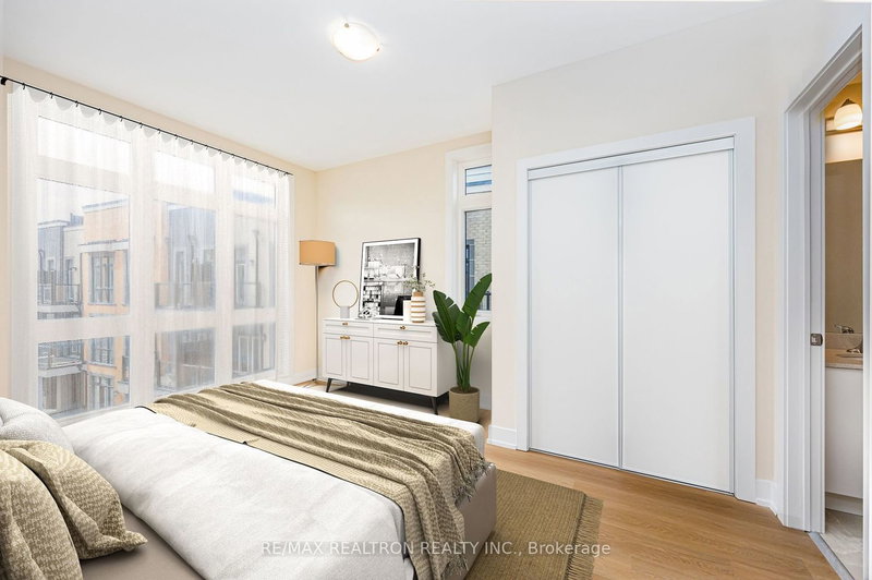 8 - 6 Sayers Lane, Richmond Hill, L4E 1J4 | Image 2