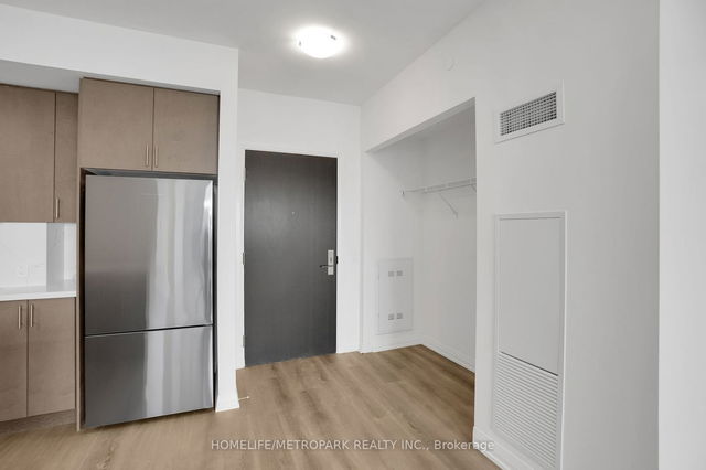 702 - 9000 Jane Street