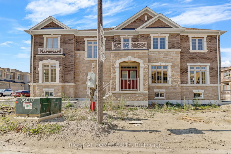 333 Boundary Blvd, Whitchurch-Stouffville, L4A 5E2 | Image 3