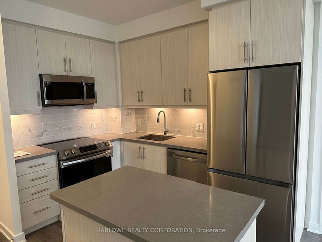 208 - 105 Oneida Crescent