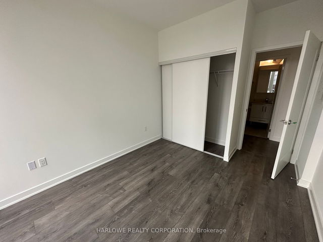 208 - 105 Oneida Crescent
