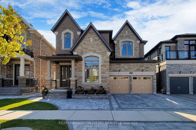 32 Conklin Crescent