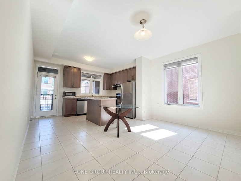 32 Stoeber Lane, Markham, L6B 0S1 | Image 2