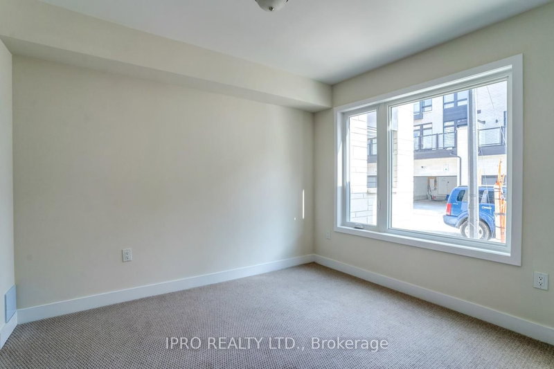 28 Credit Lane, Richmond Hill, L4E 3M6 | Image 3