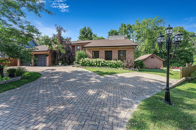 8 Waterbend Drive