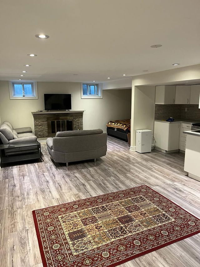 27 Brightbay Crescent