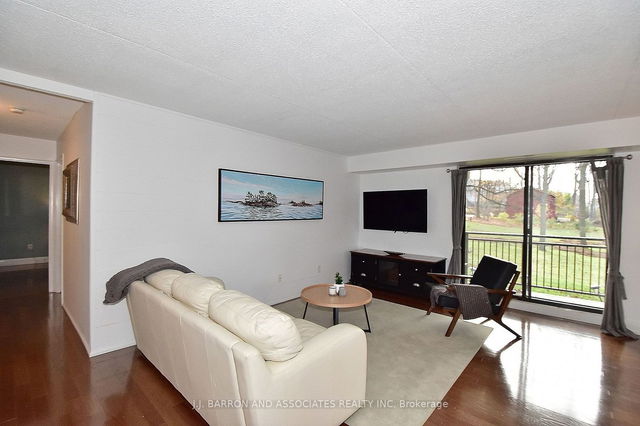 103 - 15390 Yonge Street