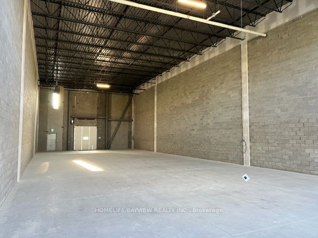 17 - 45 Eric T Smith Way, Aurora, L4G 3Z8 | Image 2