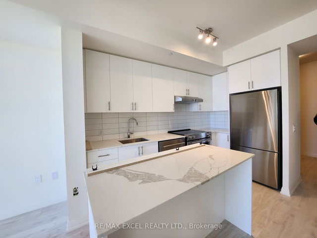 1825 - 9000 Jane Street