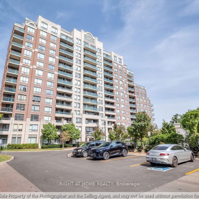 609 - 350 Red Maple Road