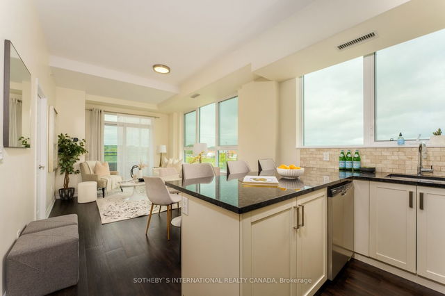 521 - 11611 Yonge Street