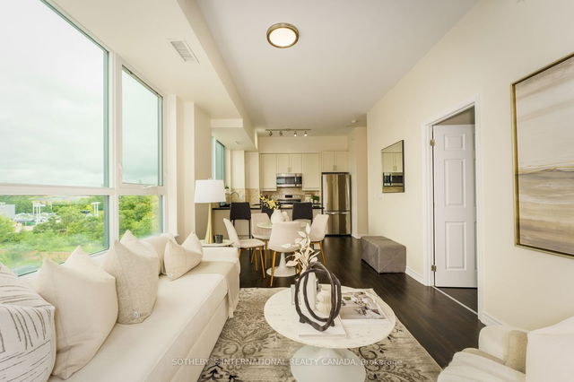 521 - 11611 Yonge Street