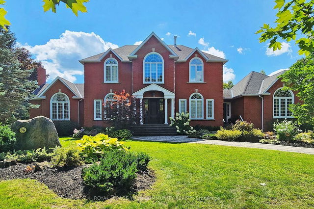 76 Raeview Drive
