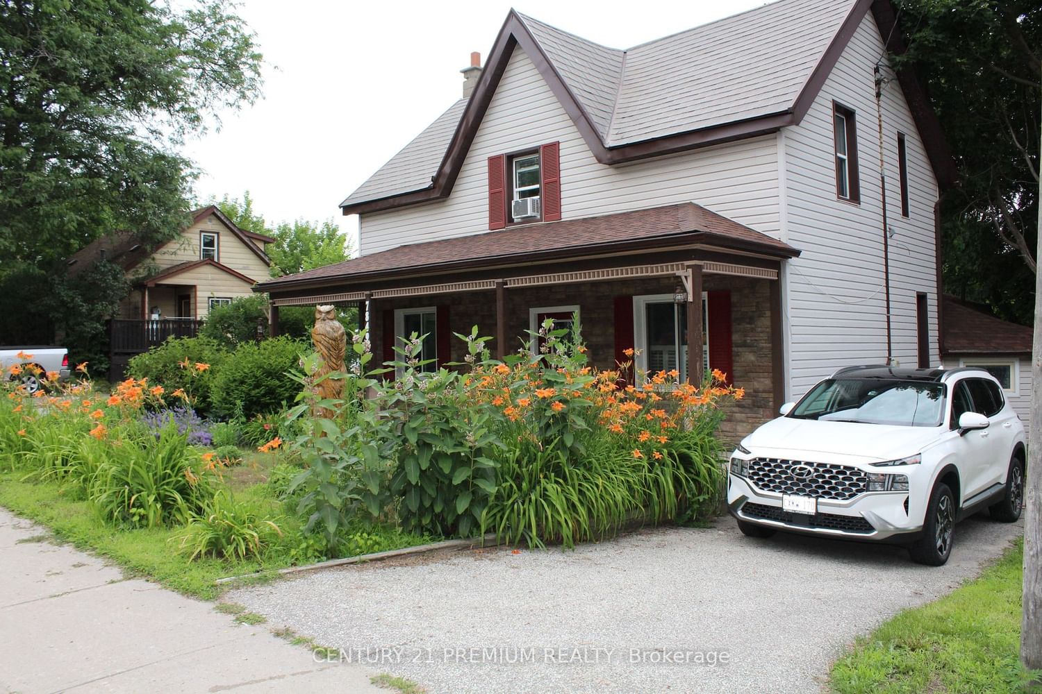 Listing photo 2