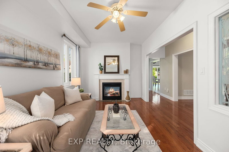 1031 Lake Dr N, Georgina, L4P 3E9 | Image 3