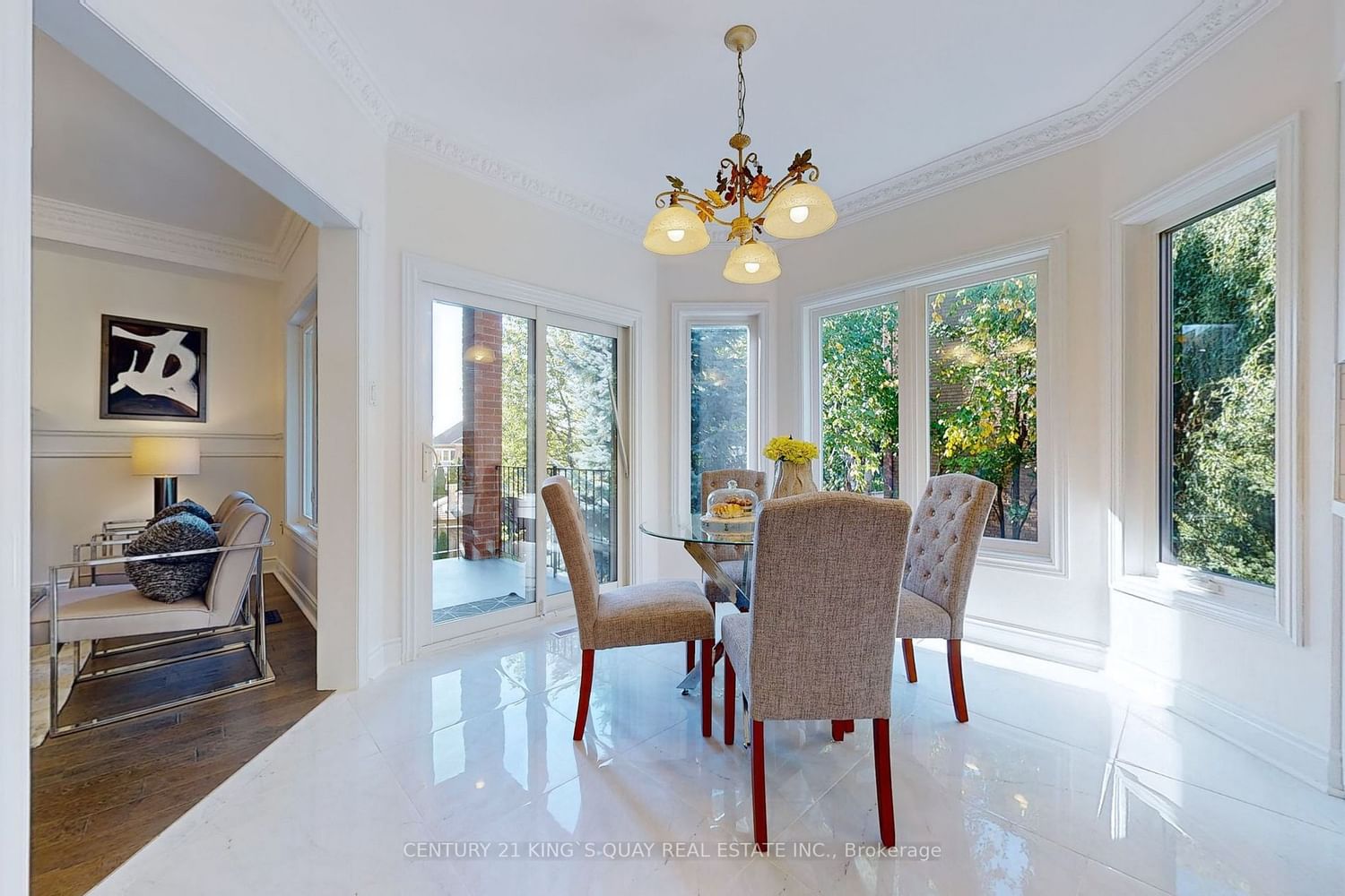 Listing Image 10